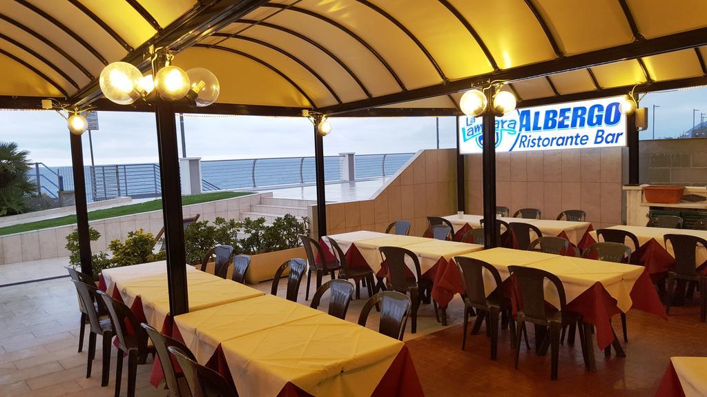 Albergo La Lampara Дейва Марина Екстериор снимка
