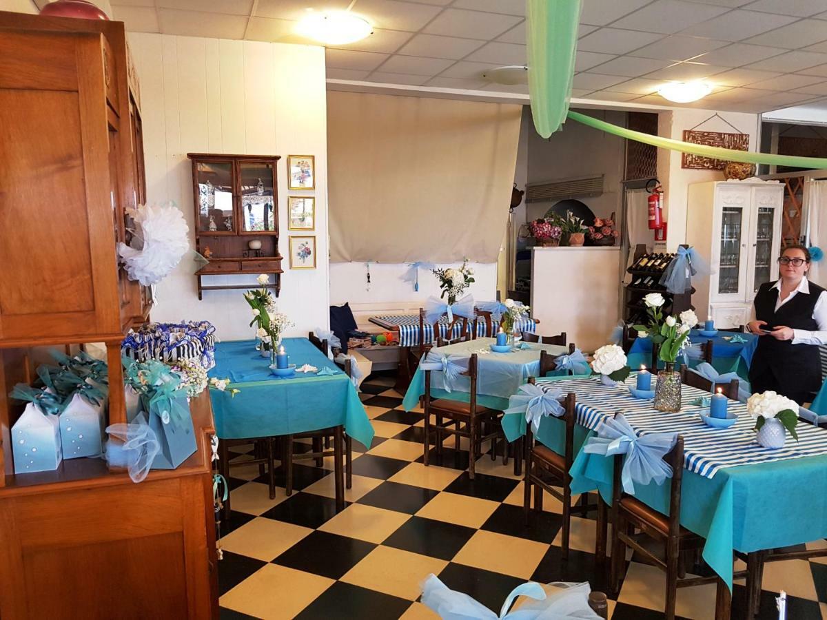 Albergo La Lampara Дейва Марина Екстериор снимка